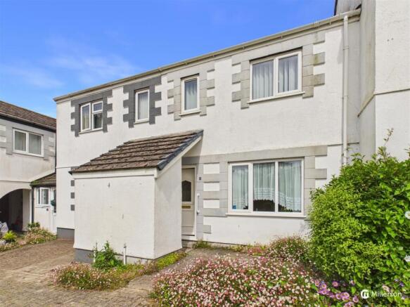 3 bed property, in Sea Lane, £200,000