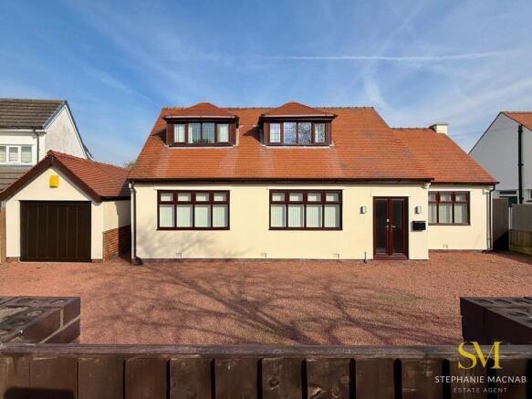 5 bed property, in Mount House Road, £500,000