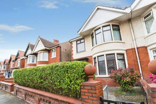 2 bed property, in First Floor Flat 142 Reads Avenue, £80,000