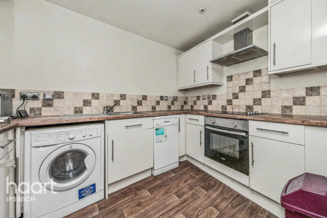 1 bed property, in Upper Brook Street, £70,000