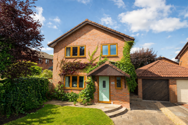 3 bed property, in The Orchards, £345,000