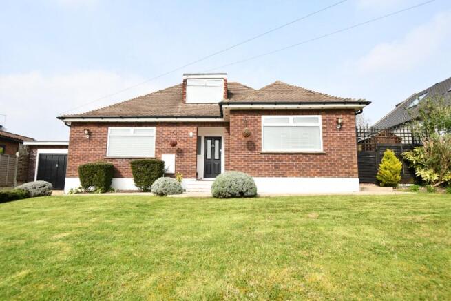 4 bed property, in Shooters Drive, £725,000