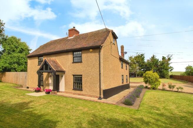5 bed property, in Waltons Hall Road, £900,000