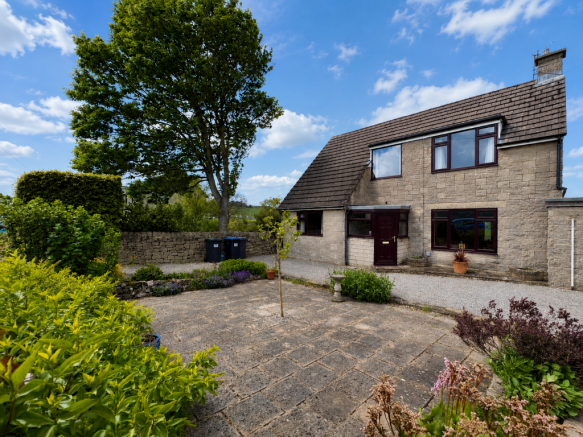 3 bed property, in Alport Lane, £425,000