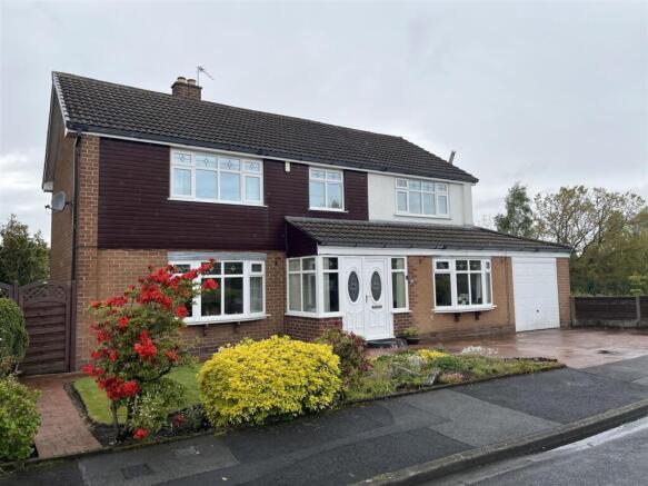 5 bed property, in Whalley Grove, £495,000