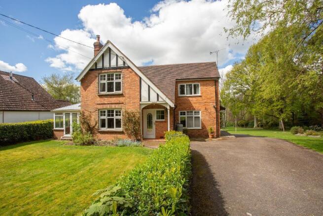4 bed property, in Mayfield Flat, £825,000
