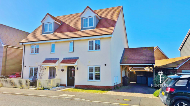 3 bed property, in Secret Waters, £325,000