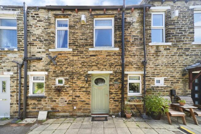1 bed property, in Moorside Terrace, £95,000