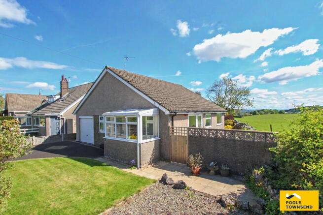 3 bed property, in Parkhead Road, £285,000