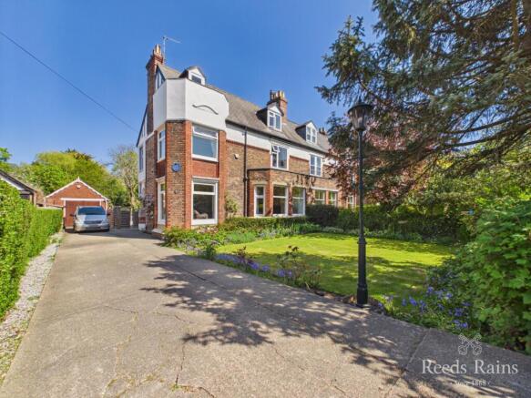 5 bed property, in Newland Park, £500,000