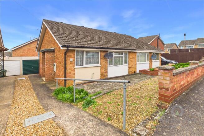 2 bed property, in Miller Close, £190,000