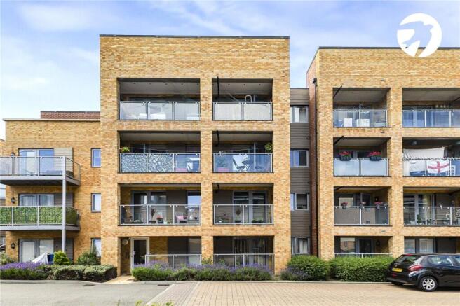 2 bed property, in Discovery Drive, £295,000