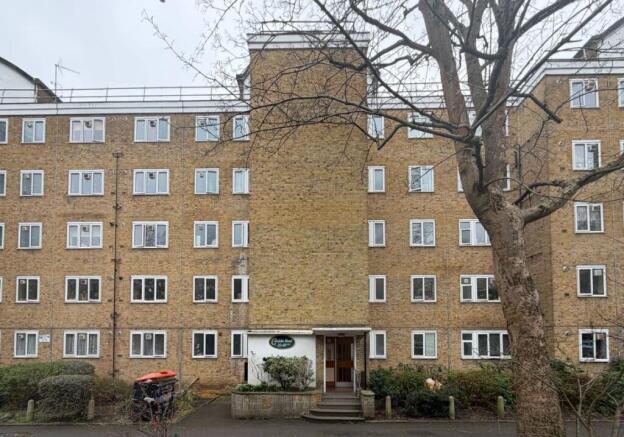 3 bed property, in 22 Carslake Road, £250,000