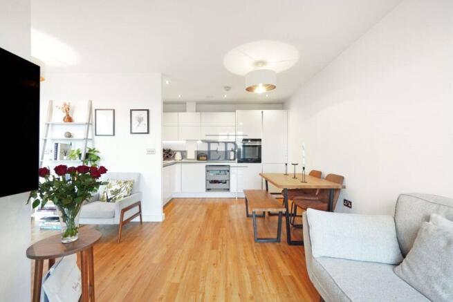 1 bed property, in Park View Mansions, £475,000
