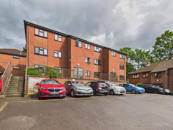 2 bed property, in Kaybridge Close, £170,000
