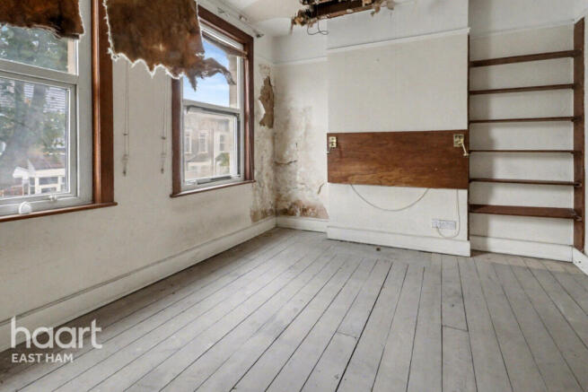 1 bed property, in Masterman Road, £155,000