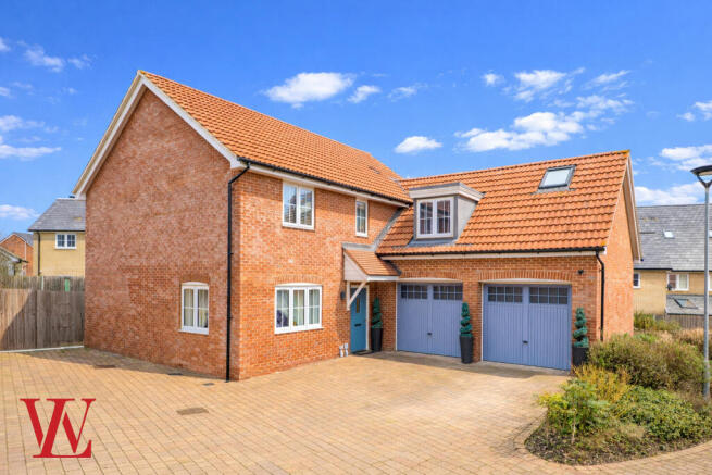 4 bed property, in Bergham Close, £775,000