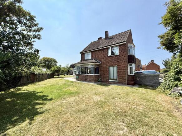 3 bed property, in Burnham Road, £395,000