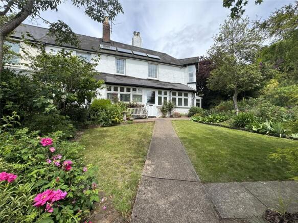 6 bed property, in Woodbury, £450,000