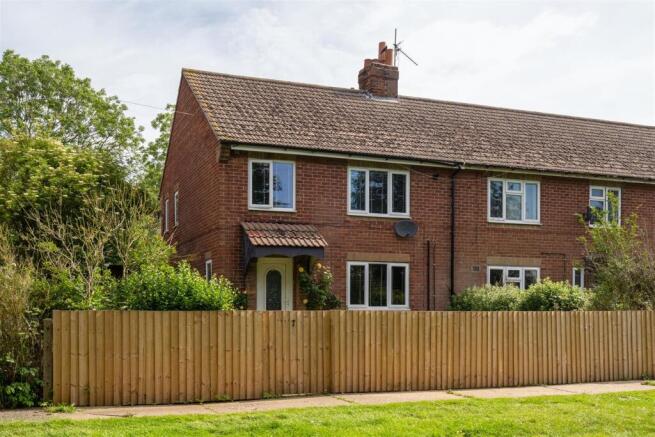 3 bed property, in Kelk Villas, £140,000