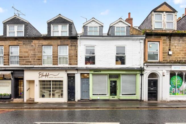 1 bed property, in Westmoreland Street, £150,000