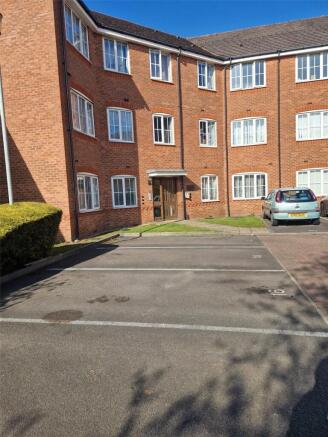 2 bed property, in Ashwood Close, £120,000