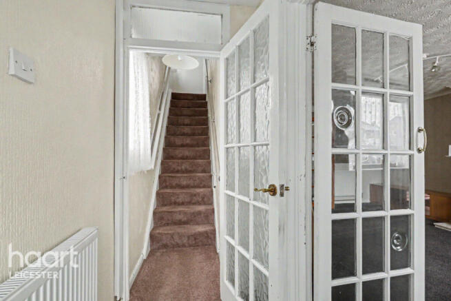 3 bed property, in Kinsdale Drive, £220,000