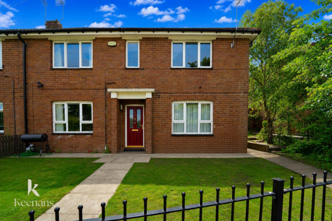 2 bed property, in Great Gates Road, £95,000