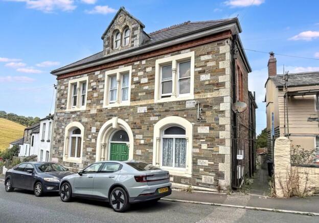 2 bed property, in Flat 5 Brotherhood Hall, £25,000