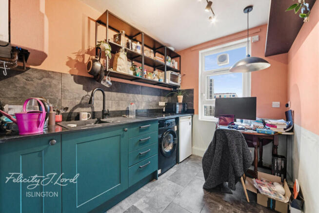 1 bed property, in Arden Estate, £275,000