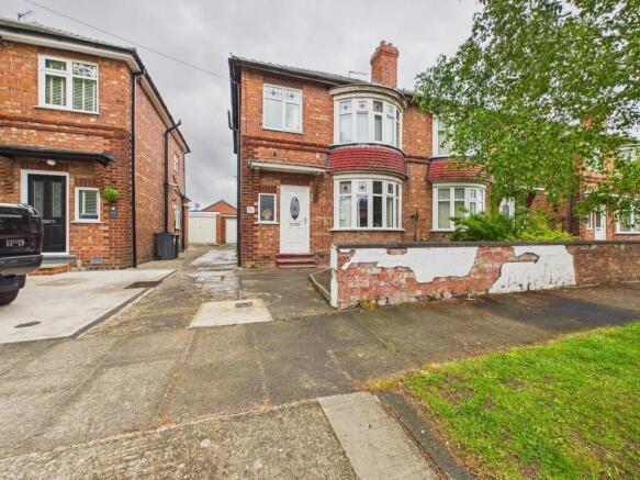 3 bed property, in Brankin Drive, £140,000