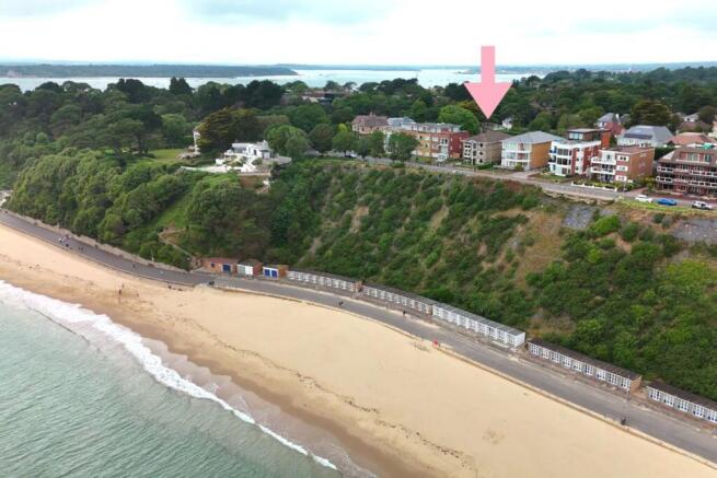 3 bed property, in Lost Rings, £825,000