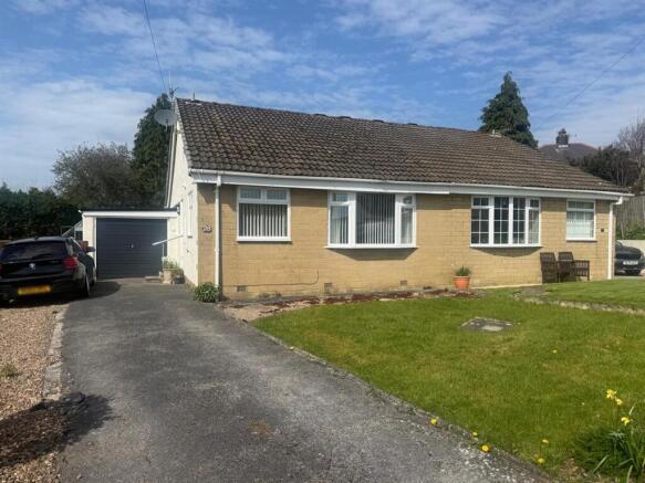 2 bed property, in Rombalds Crescent, £270,000