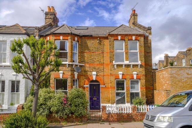 2 bed property, in Silvester Road, £800,000