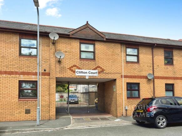 1 bed property, in Star Street, £70,000