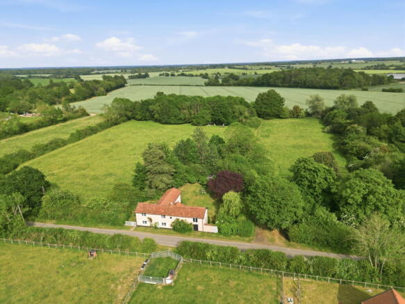 3 bed property, in The Common, £600,000
