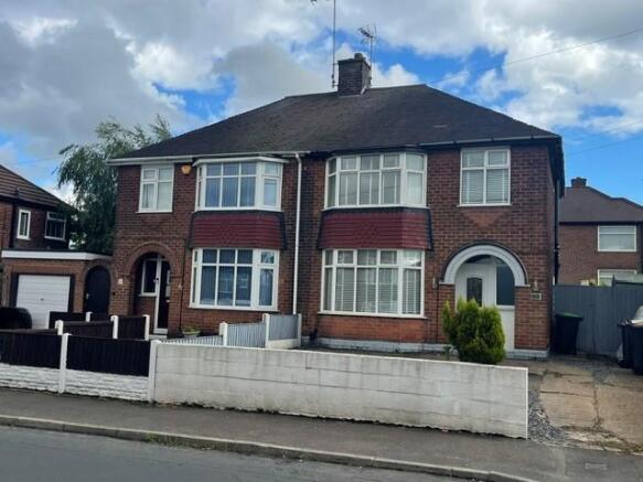 3 bed property, in Sotheby Avenue, £195,000