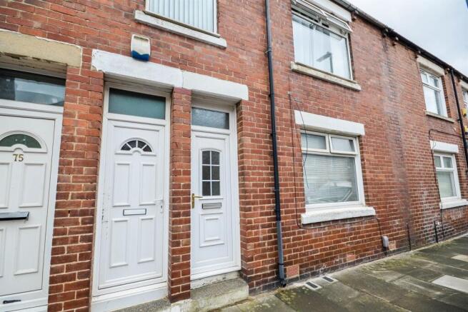 2 bed property, in Collingwood Street, £45,000