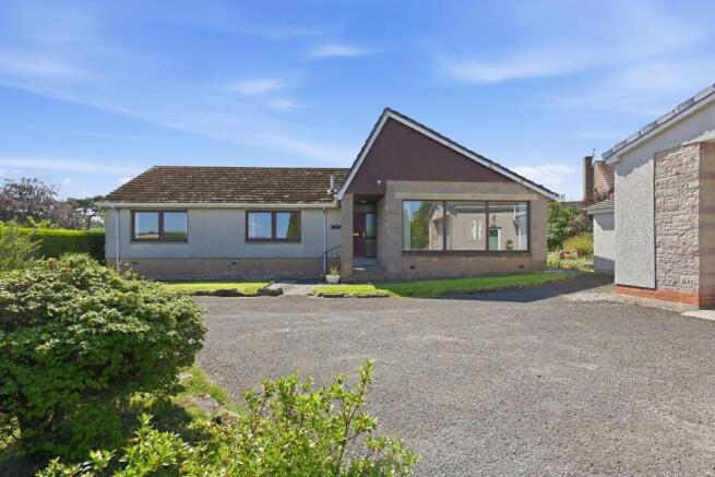 4 bed property, in Rosemere, £345,000