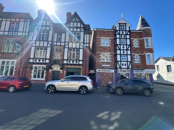 2 bed property, in Apartment 1 Pleasant Court, £160,000
