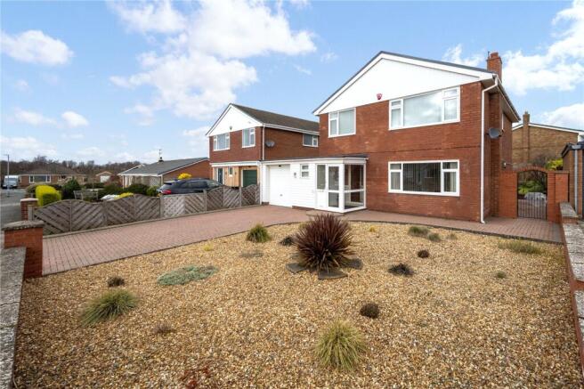4 bed property, in Petworth Road, £499,000