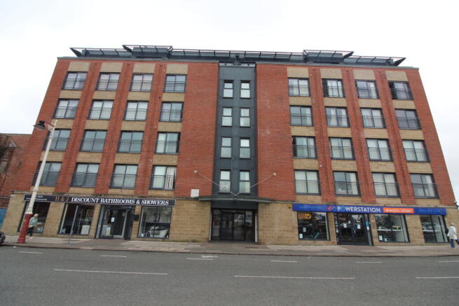 2 bed property, in Flat 21, £42,000