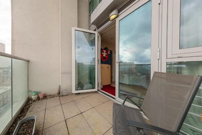 2 bed property, in Huntingdon Street, £92,000