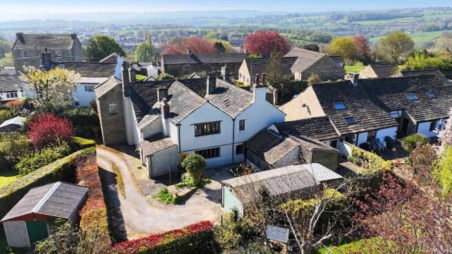 3 bed property, in Towngate, £325,000