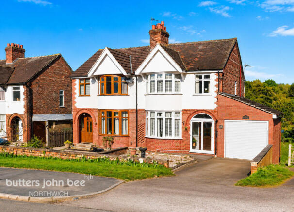 3 bed property, in Manchester Road, £280,000
