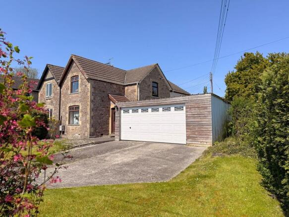 3 bed property, in Edford Green, £389,950