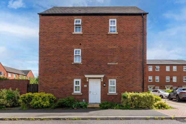 4 bed property, in Manners Court, £350,000
