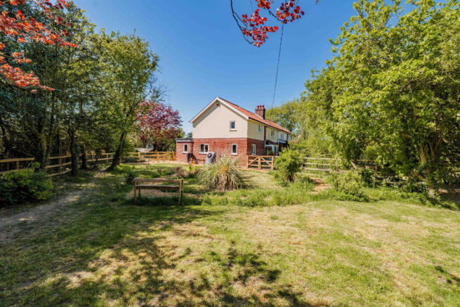 4 bed property, in Church Road, £450,000