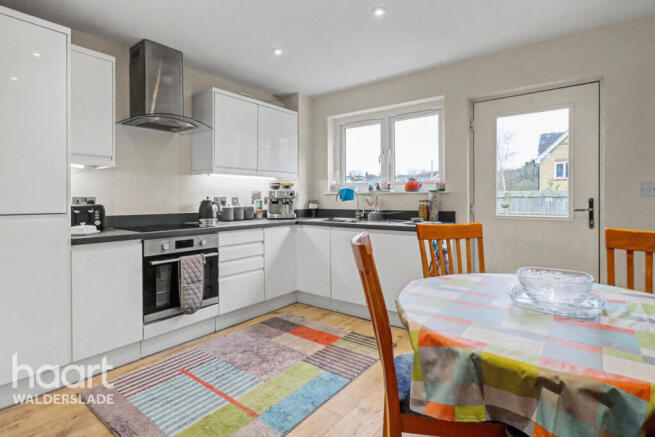 3 bed property, in Helms Way, £350,000