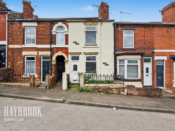 2 bed property, in Lower Dolcliffe Road, £90,000